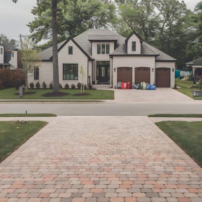 brick-paver-driveway-front-new-house (1)